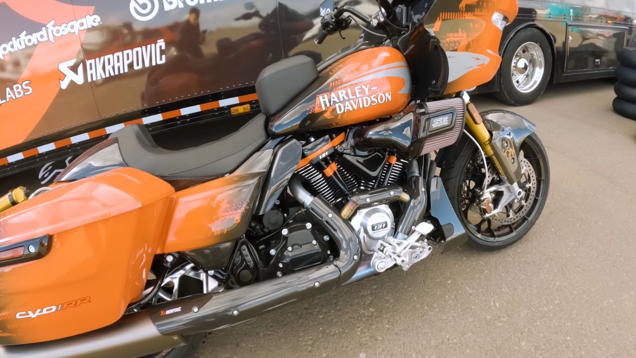 2025 Harley-Davidson CVO Road Glide RR